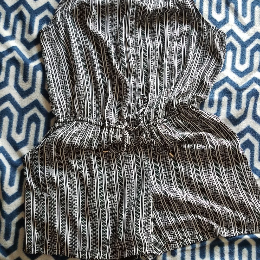 ! Romper - Picture 3 of 4